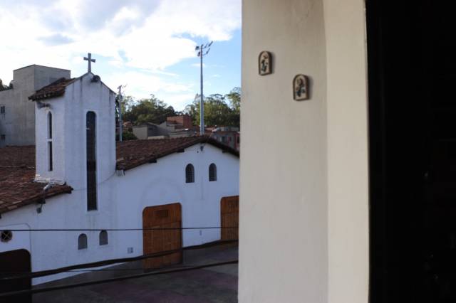 Venta de Edificio de tres casas en la entrada del barrio San Rafael