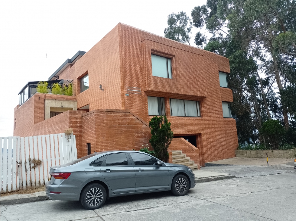 Venta Apartamento Bosque de Pinos totalmente remodelado