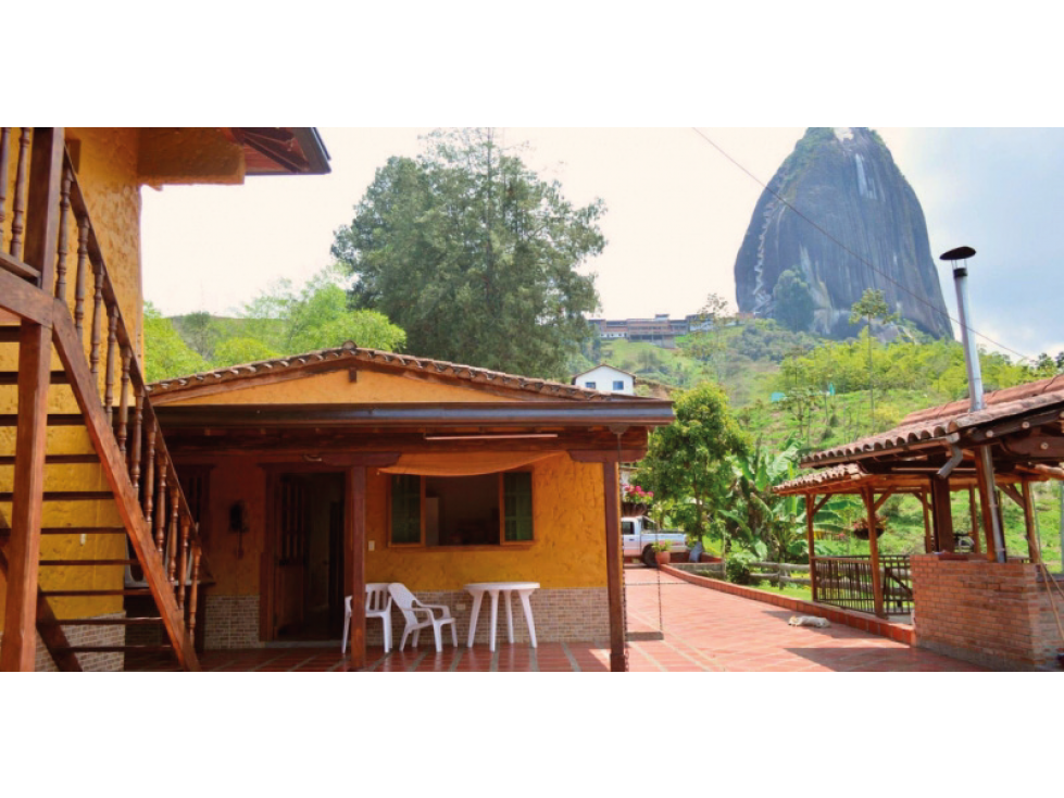 FINCA EN GUATAPE A FRENTE  A LA PIEDRA EL PEÑOL