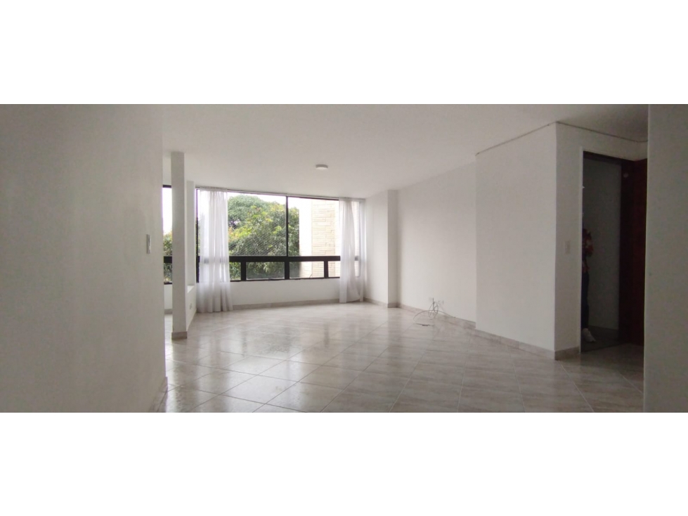 VENDO  APARTAMENTO EN EL POBLADO - PATIO BONITO