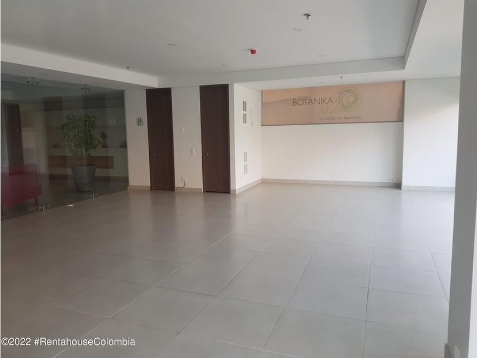 Vendo Apartamento en  Cedro Narvaez C.C 22-1897