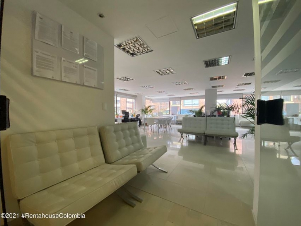 Arriendo Comercial en  Espartillal(Bogota) C.C 22-1565