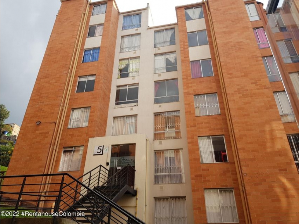 Apartamento en  Los Alpes(Bogota) RAH CO: 22-2430