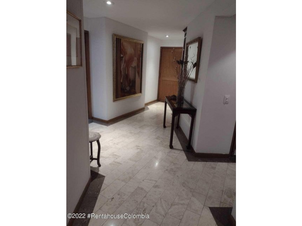 Apartamento en  Los Rosales(Bogota) RAH CO: 23-889