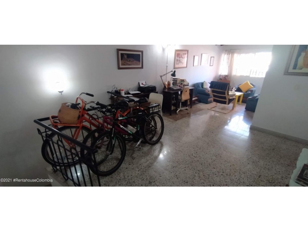 Apartamento en  Laureles(Medellin) RAH CO: 23-1464