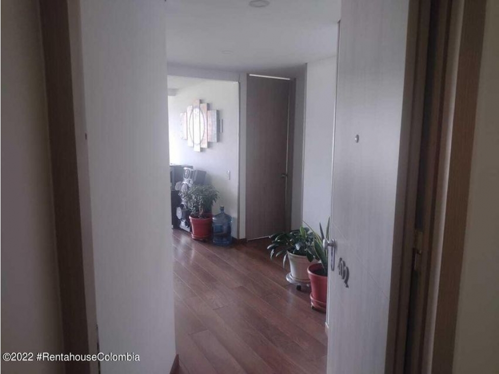 Apartamento en  Vereda Canelon RAH CO: 23-1682