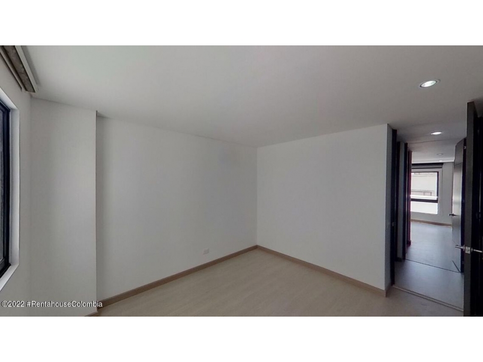 Apartamento en  Los Cedros(Bogota) RAH CO: 22-3057