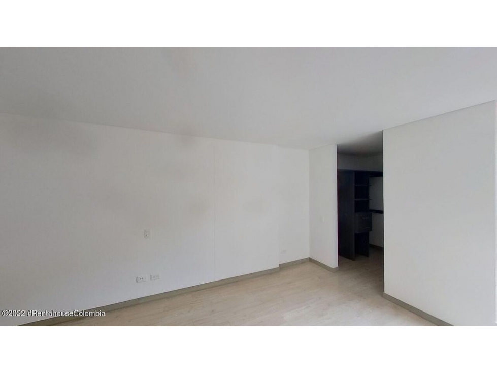 Apartamento en  Los Cedros(Bogota) RAH CO: 22-3070