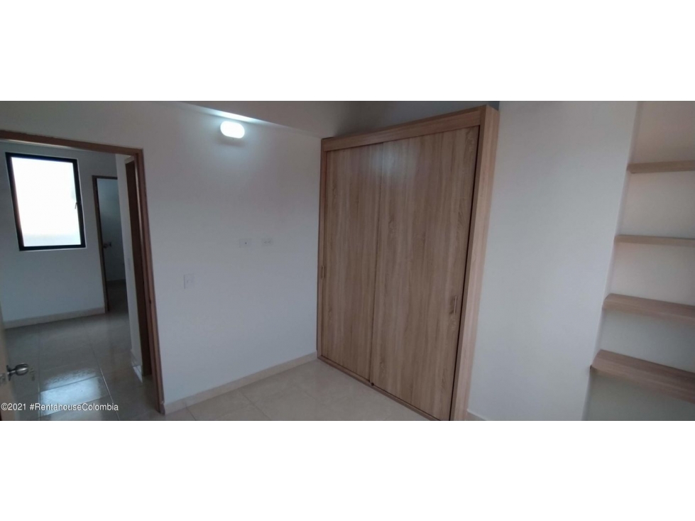 Apartamento en  Asturias(Itagui) S.G  23-1659