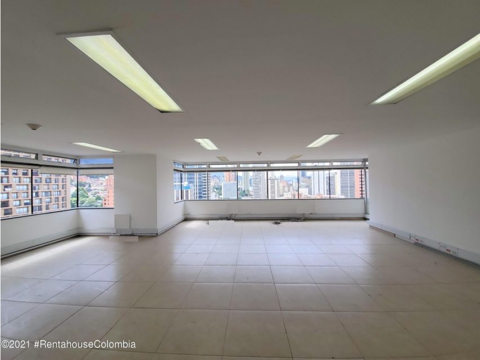 Comercial en  Samper(Bogota) RAH CO: 23-1487