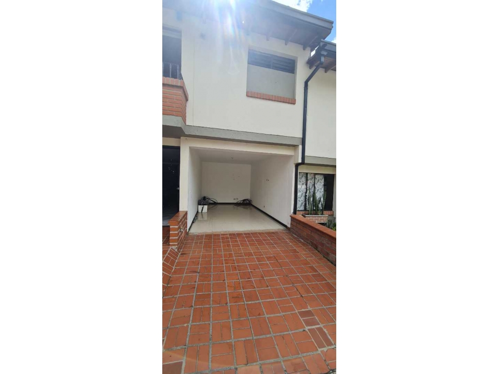 Vendo casa sabaneta parte plana