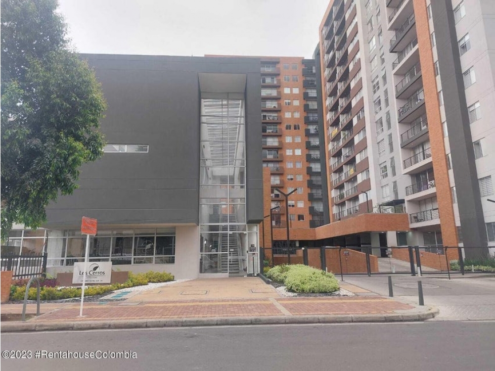 Apartamento en  La Felicidad RAH CO: 23-2236