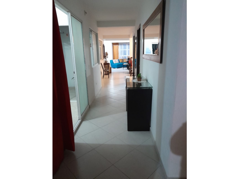 VENDO ILUMINADO, AMPLIO APARTAMENTO ENVIGADO SAN JOSE LA ESTATUA