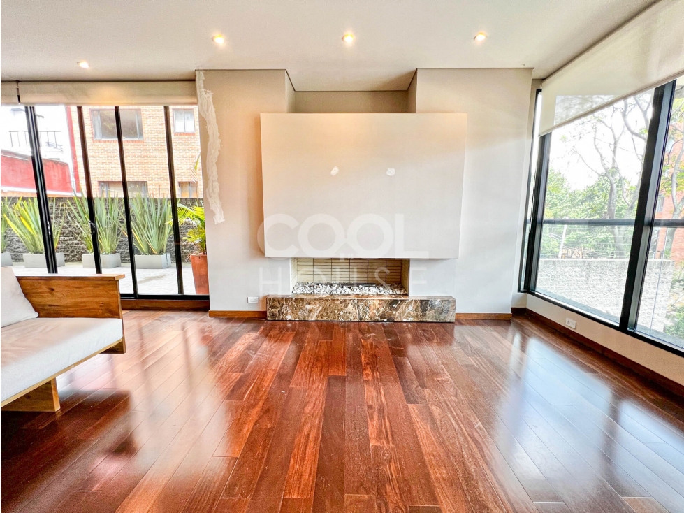 Apartamento con terraza en venta en Los Rosales