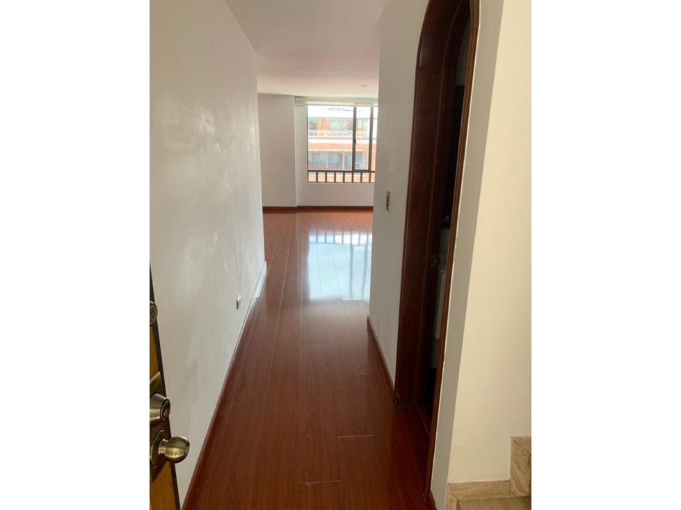 VENDO APTO DUPLEX CON TERRAZA EN UNICENTRO