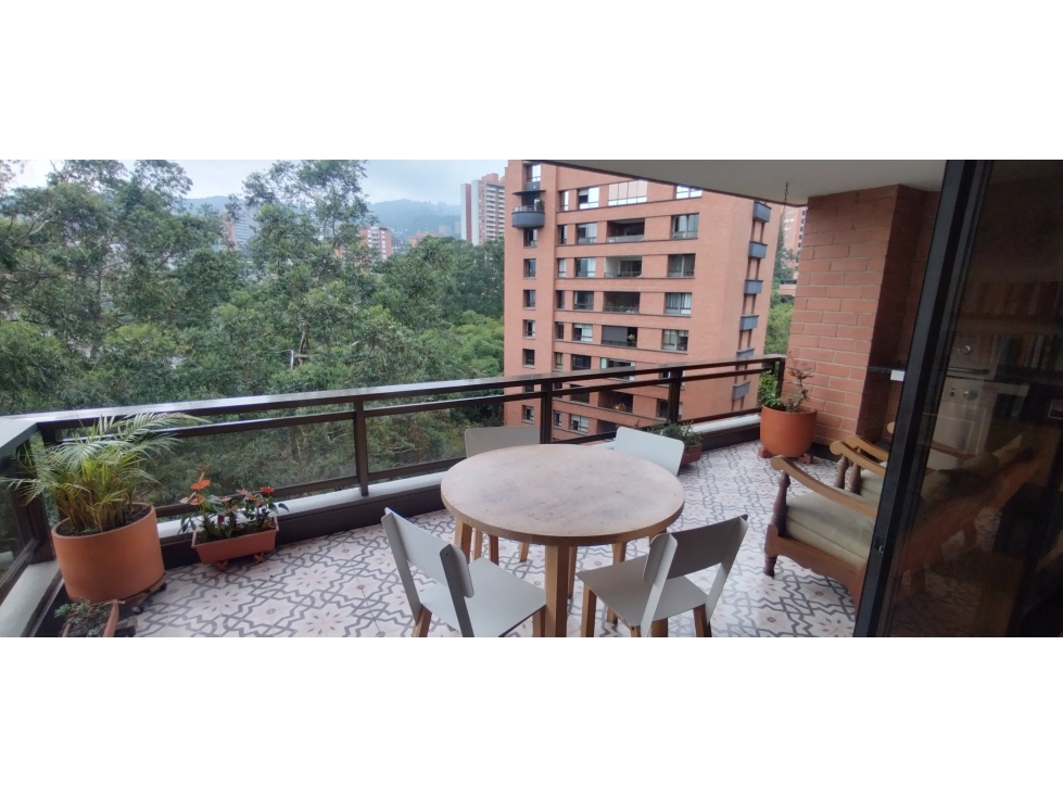 APARTAMENTO EN EL POBLADO - LA TOMATERA