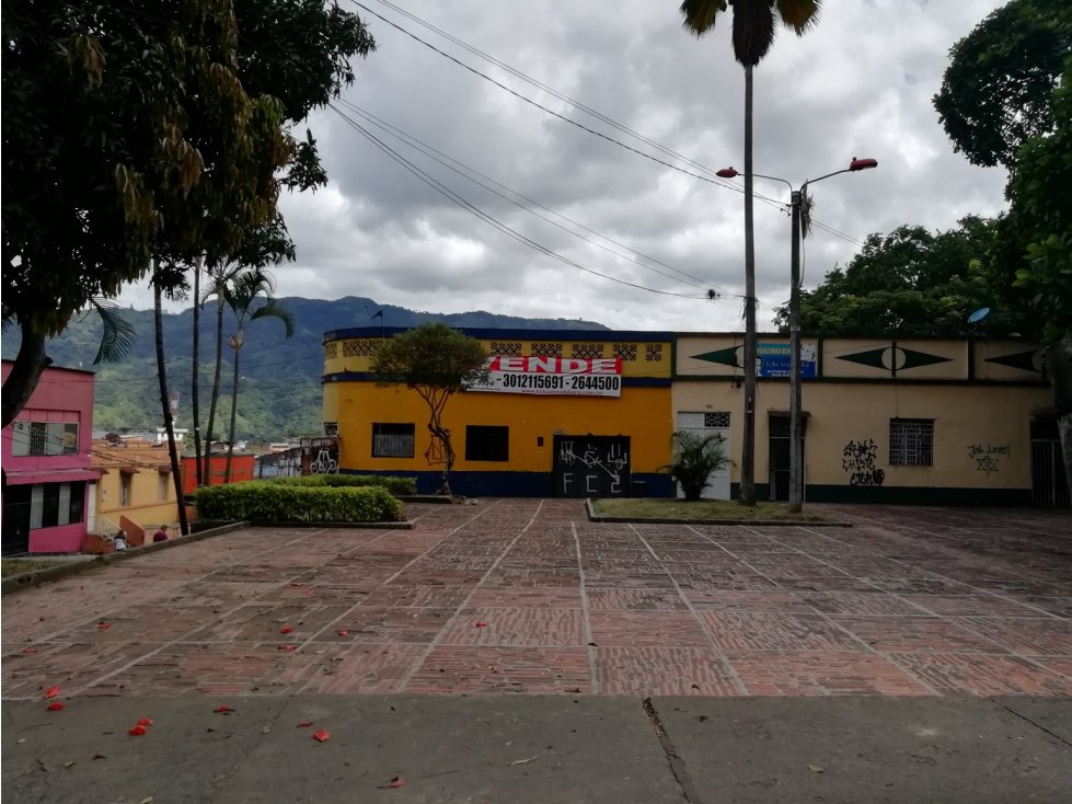 VENDO CASA LOTE SOBRE LA CARRERA 5