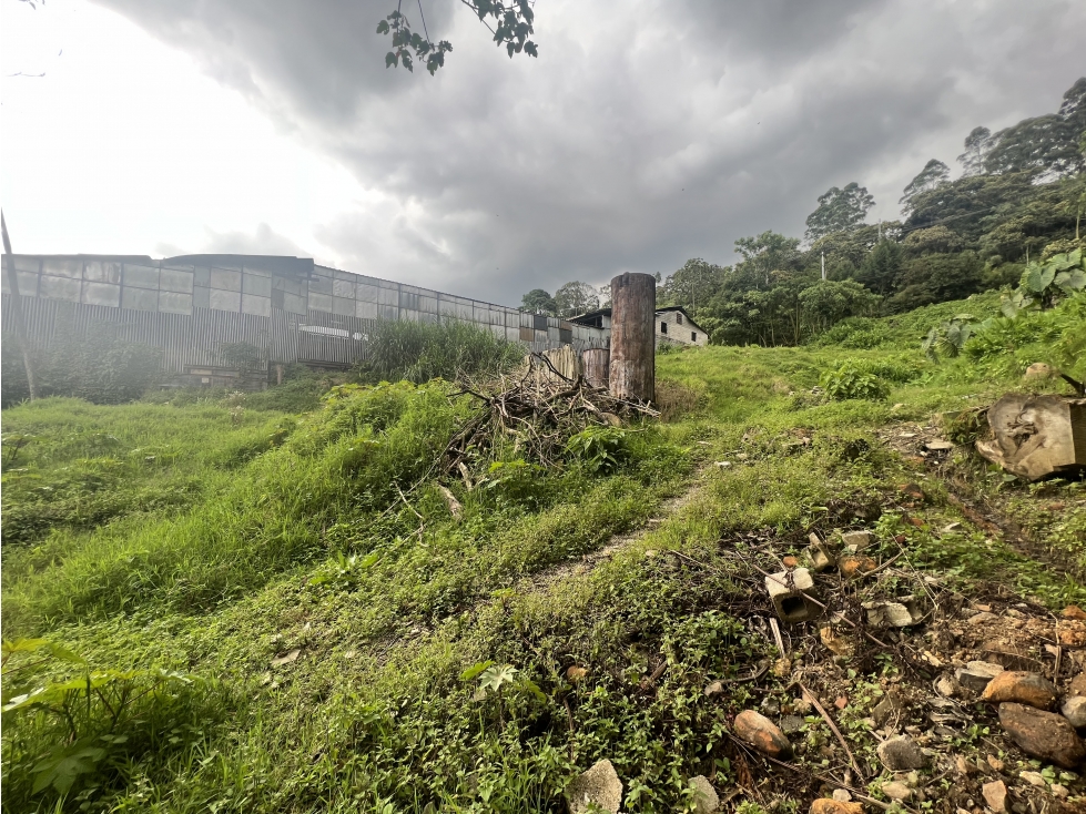 LOTE INDUSTRIAL EN CALDAS ANTIOQUIA - PARAJE LA SALADA