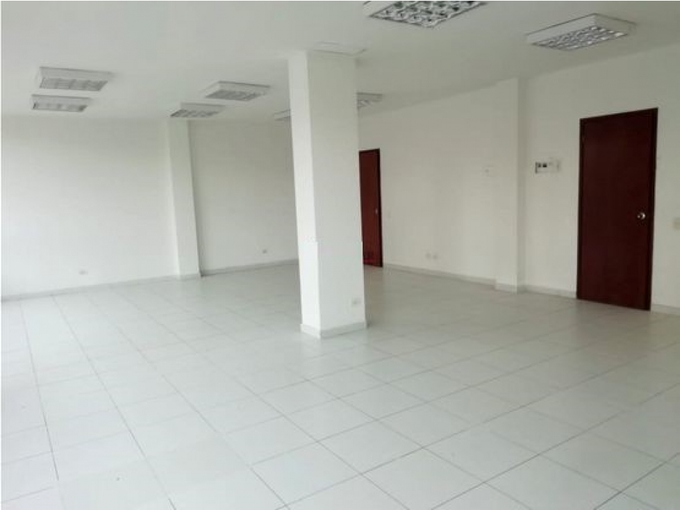 ARRIENDO LOCAL U OFICINA BOSQUE -  CARTAGENA