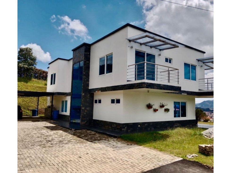 Amoblada Casa En La Ceja 6 Habitaciones - Antioquia