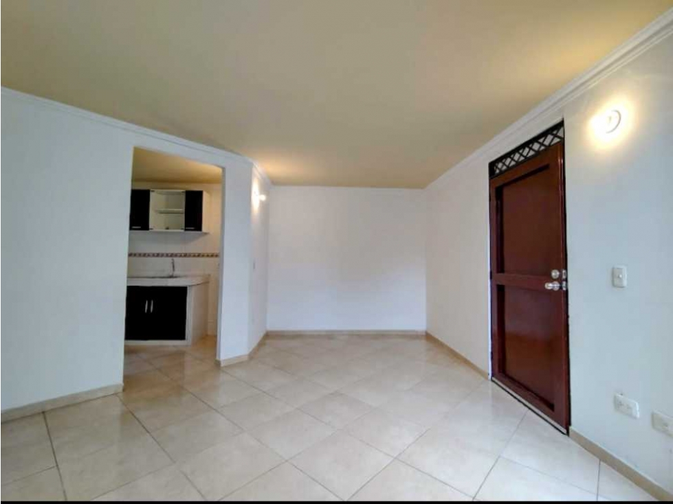 Apartamento En Venta En Conjunto En El Barrio Los Alcazares, Cali.