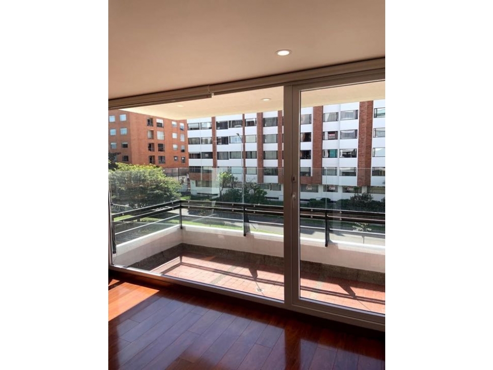 Apartamento para arriendo de 150m2 en la carrera 11bis con 124