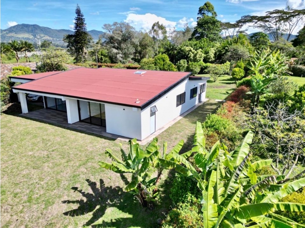 Casa campestre corredor Llanogrande la Ceja