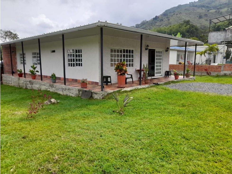 Casa campestre en parcelación - Calucé (Palmira Valle del Cauca)