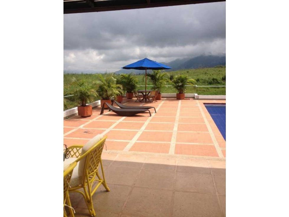 VENDO CASA CAMPESTRE EN CONDOMINIO SECTOR DE CERRITOS, PEREIRA.