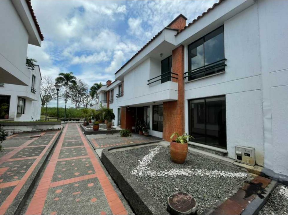 CASA EN VENTA EN LA AVENIDA SUR PEREIRA