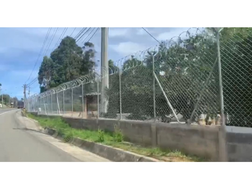 Espectacular Lote para Gasolinera o Bodega