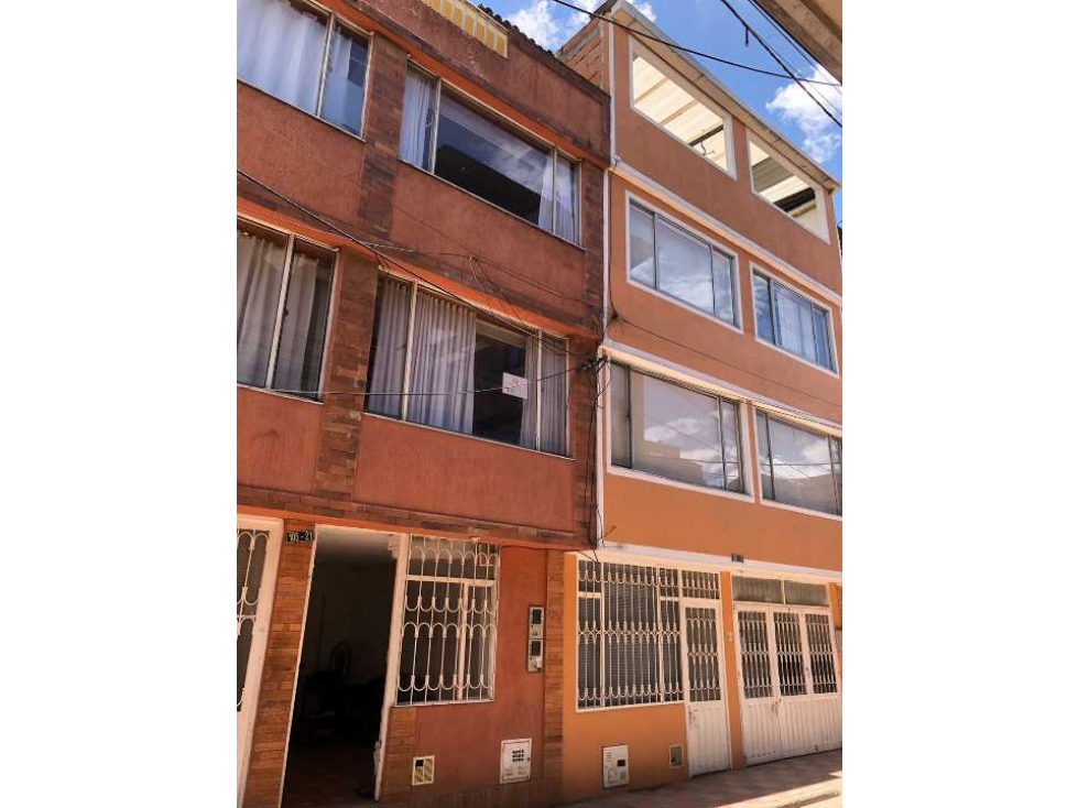 GANGA! SE VENDE AMPLIA CASA EN SUBA- AURES 2