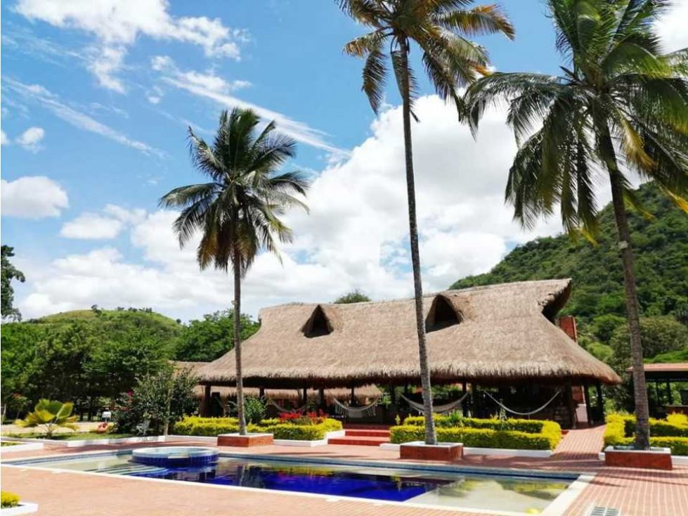 Hacienda Ganadera en La Mesa