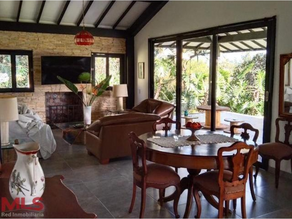 HERMOSA CASA FINCA(MLS#237057)