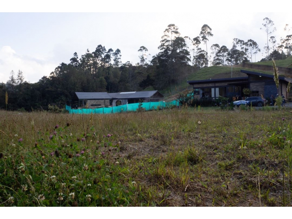 Hermoso lote, plano, El Retiro vía Pantanillo