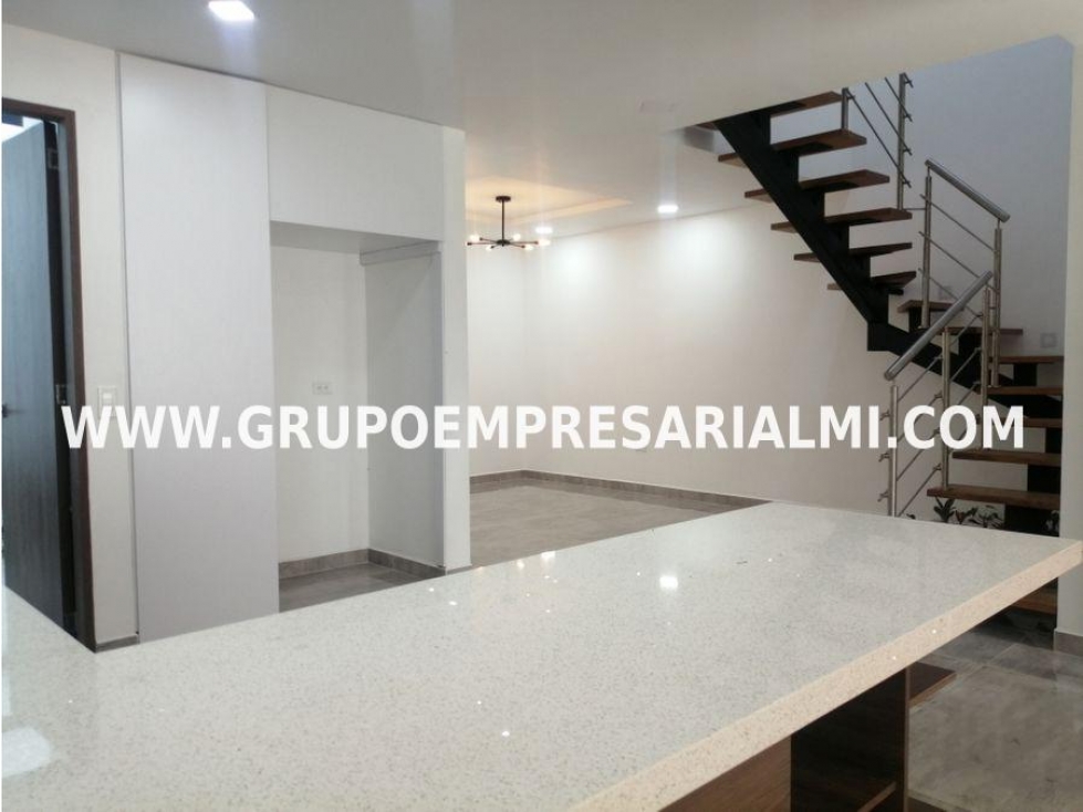 LINDA CASA UNIFAMILIAR EN VENTA - SECTOR DEL VALLE,LA CEJA COD:28030