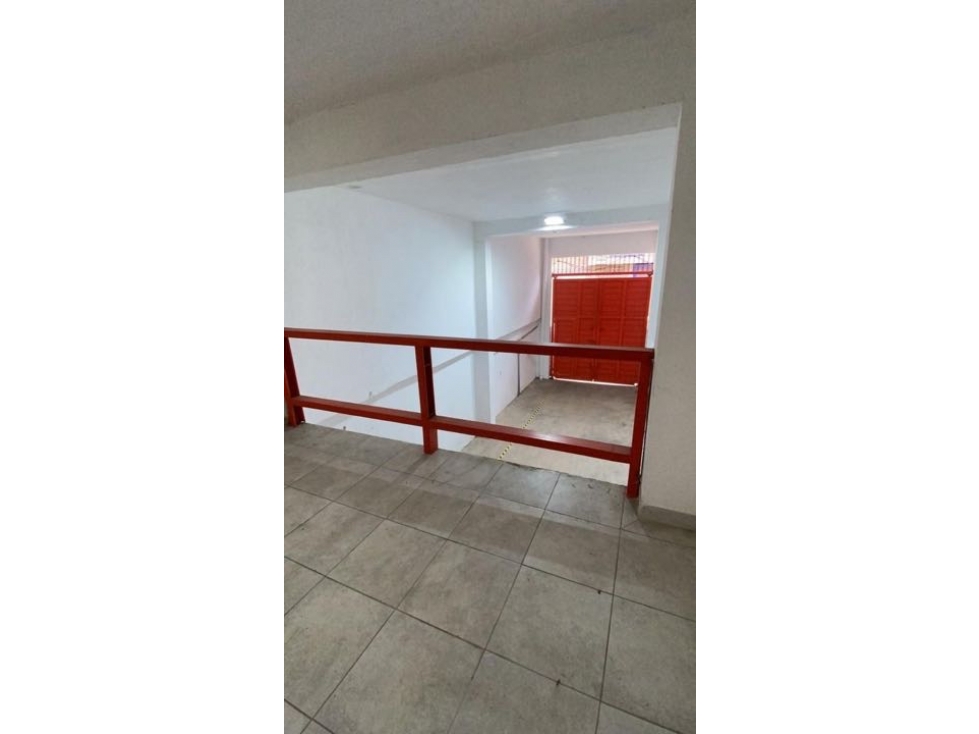 BODEGA EN VENTA RENTANDO 175M2 MEDELLÍN