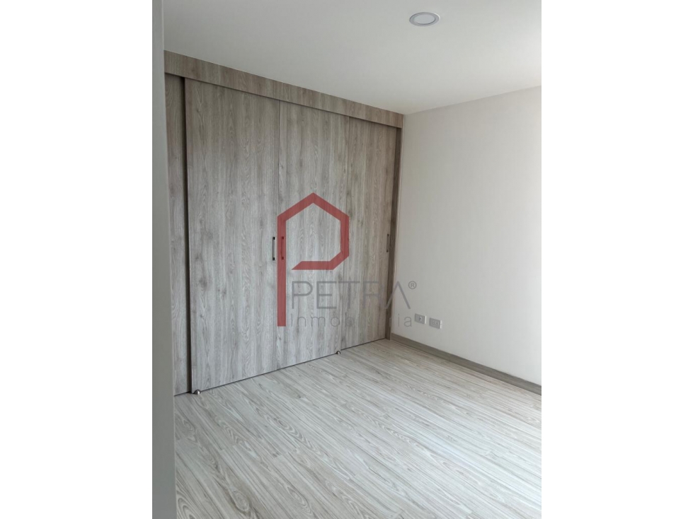 Se Arrienda Apartamento en el poblado, Medellín