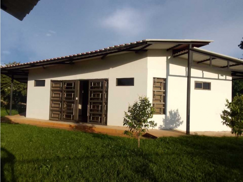 SE ARRIENDA CASA CAMPESTRE, AREA 120 MTS