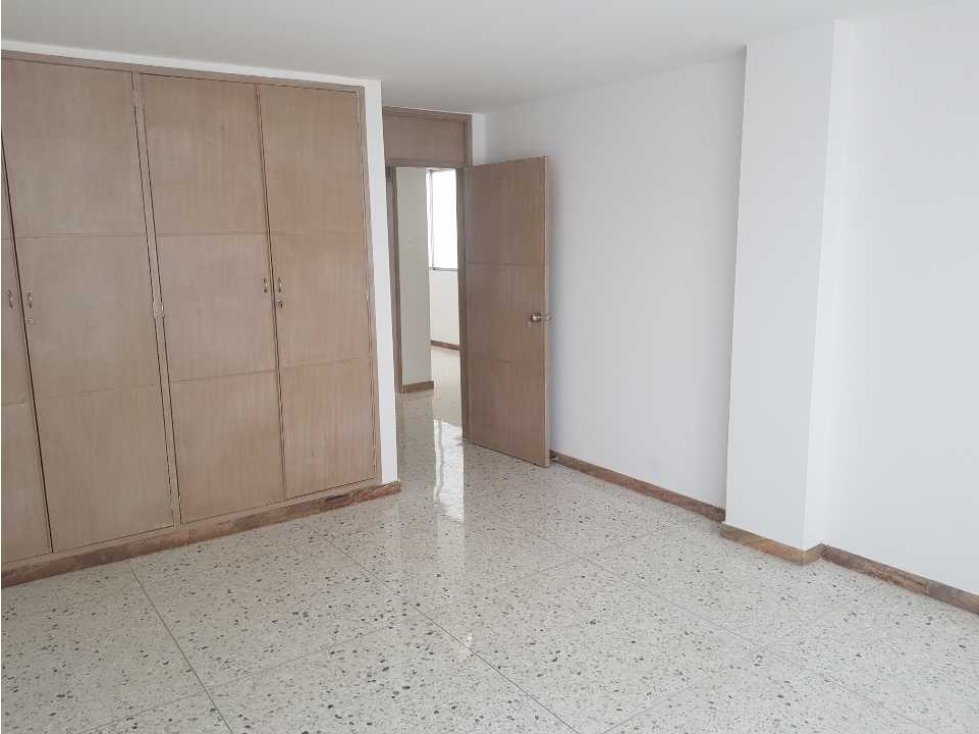 Se vende apto barrio alto prado BQUILLA