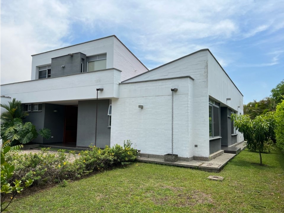 Se vende casa campestre en parcelación ubicada en alfaguara