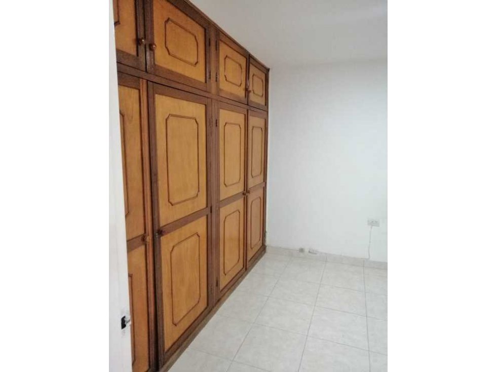 SE VENDE CASA CON AIRE DE 7 FRENTE X 16 DE FONDO EN BELEN GRANADA