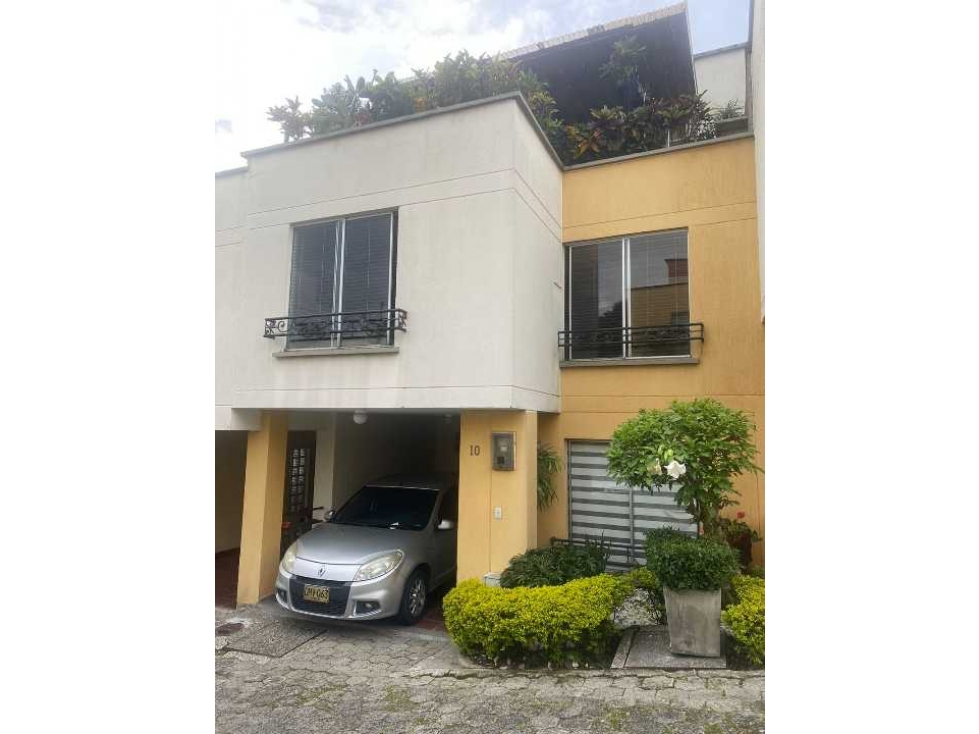 SE VENDE CASA EXCELENTE UBICACIÓN PEREIRA