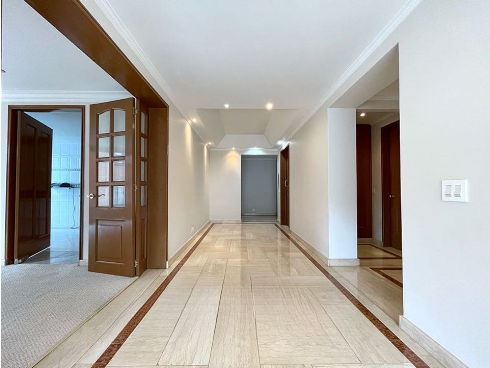 SE VENDE O ARRIENDA LINDO APARTAMENTO EN LA CAROLINA. P