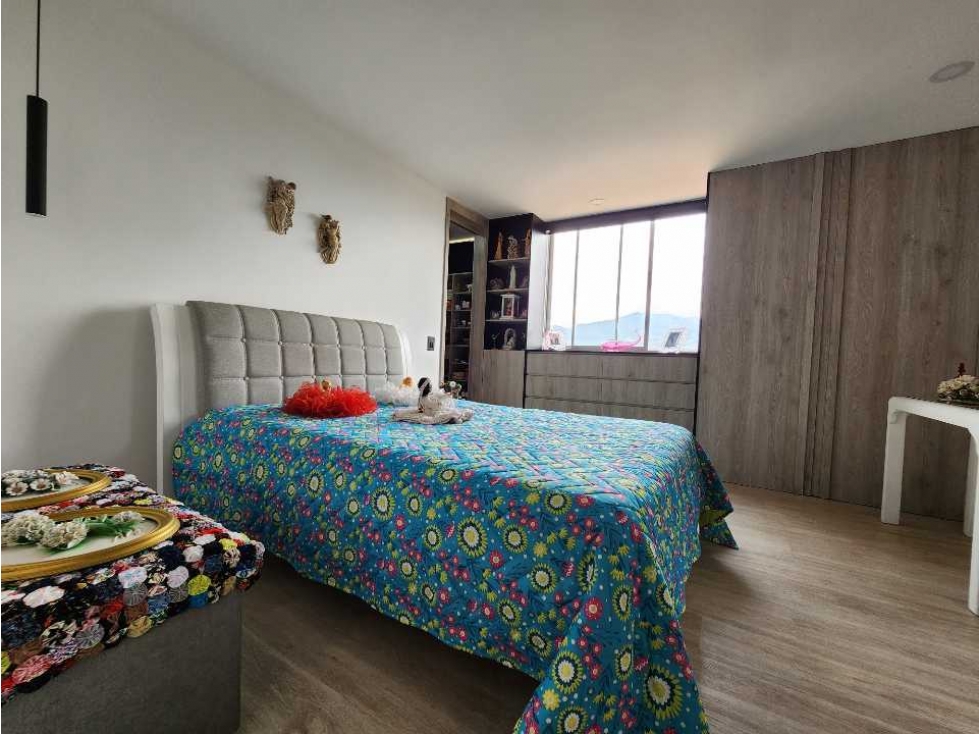 VENDO APARTAMENTO ENVIGADO PONTEVEDRA, SIN LOMAS, UNIDAD COMPLETA