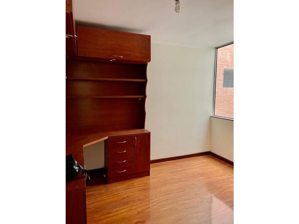 VENDO APARTAMENTO GRATAMIRA