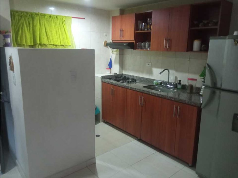 VENDO APARTAMENTO P4 POBLADO GIRON