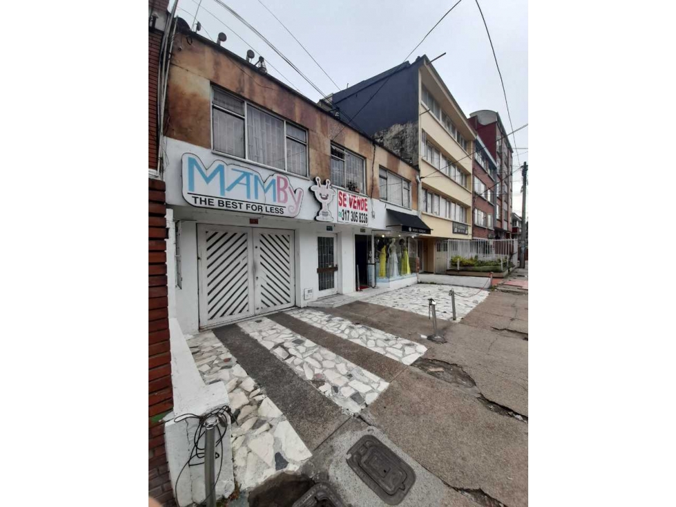 VENDO CASA  BARRIO GALERIAS 423 MTRS2  USO MIXTO.