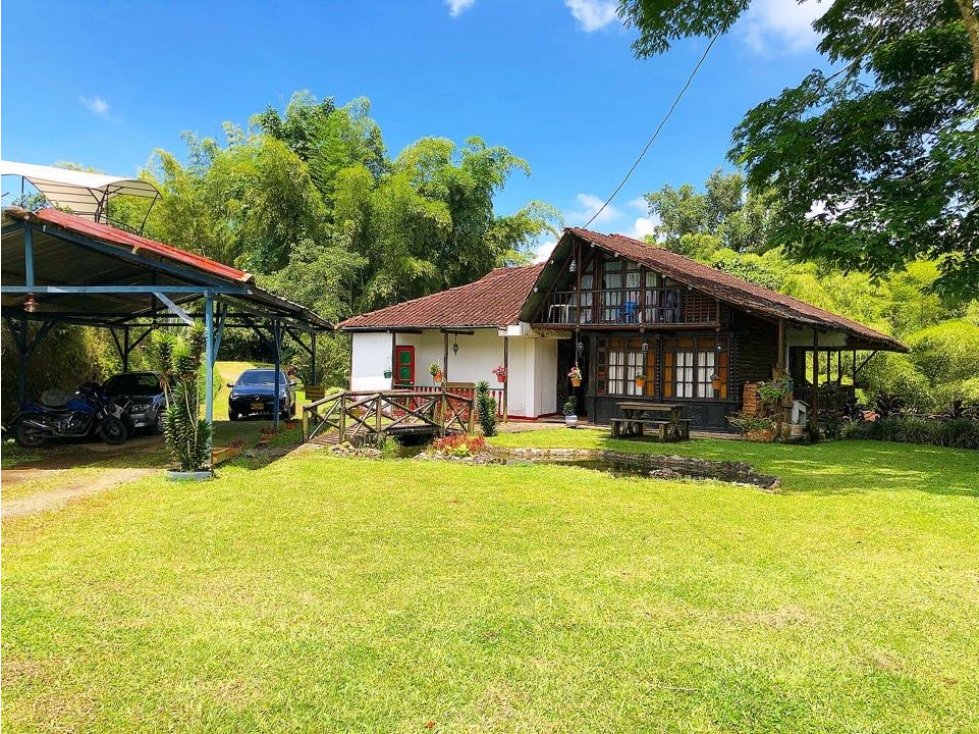 VENDO CASA CAMPESTRE EN LA VÍA ARMENIA PEREIRA