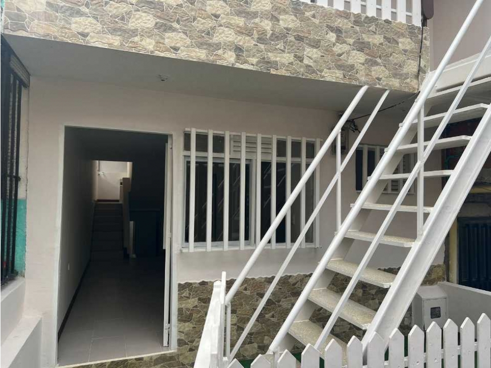 VENDO CASA DE 2 PISOS INDEPENDIENTES REMODELADA PARA ESTRENAR